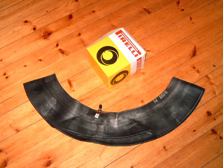 sisäkumi Pirelli 16" ( 3.00 - 3.50 ) sisäkumi Pirelli 16" ( 3.00 - 3.50 )